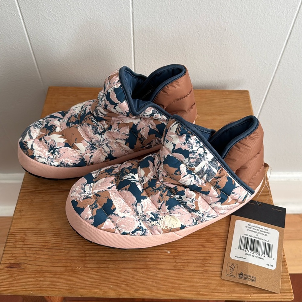 The North Face Thermoball Reaction Booty; Wmns 6